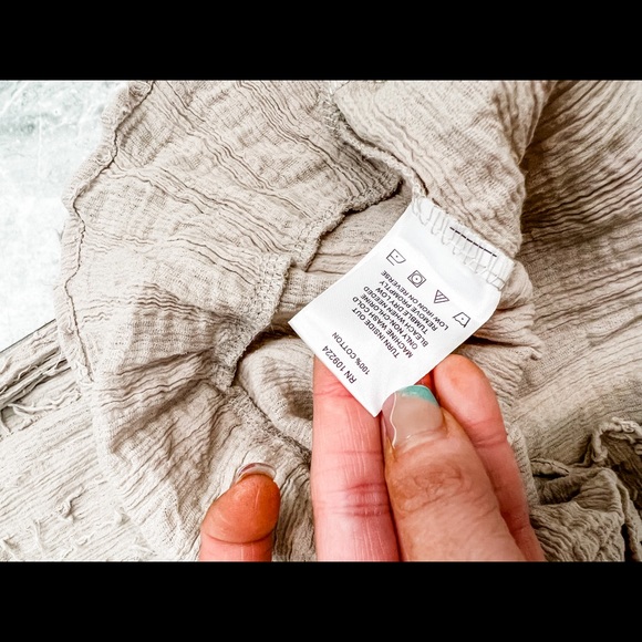 Indigo Soul Neutral Tan Raw Hem Peasant Top Size Medium - Picture 6 of 7